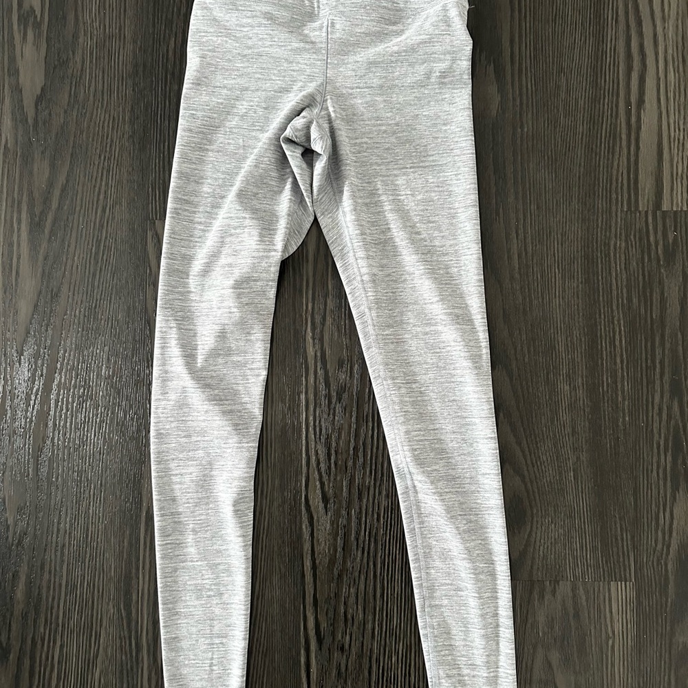 NWT PINK Victoria's Secret Light Gray Leggings. Size Small